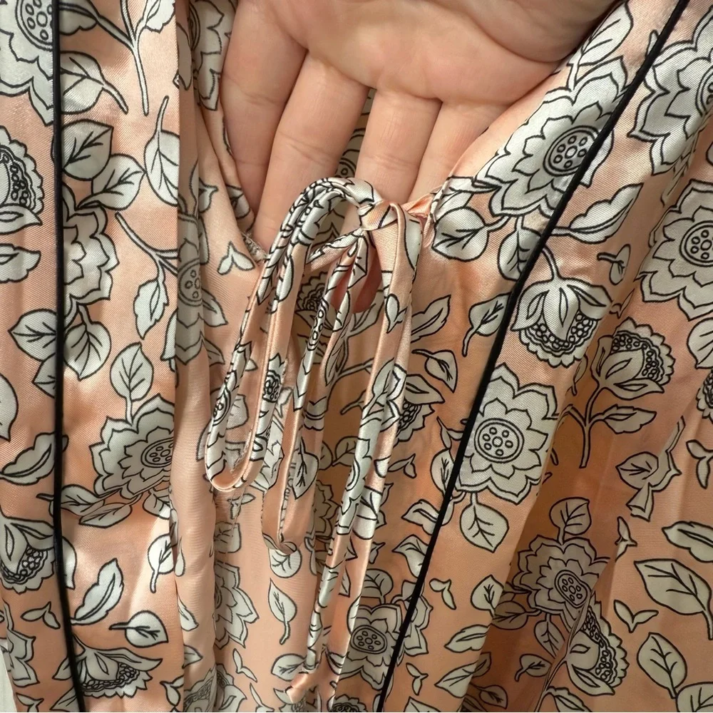 Excellent Condition🔥 Linea Donnatella Satin Wrap - Picture 4 of 6